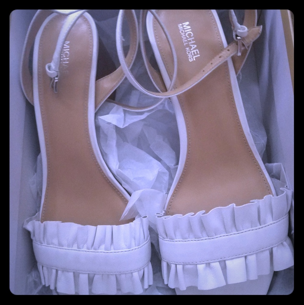 Michael Kors Bella Flex Mid Heels